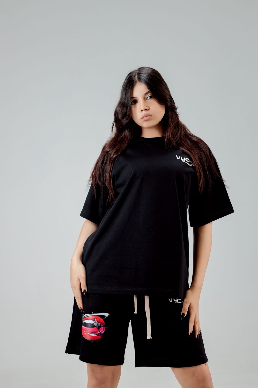 Black Tee